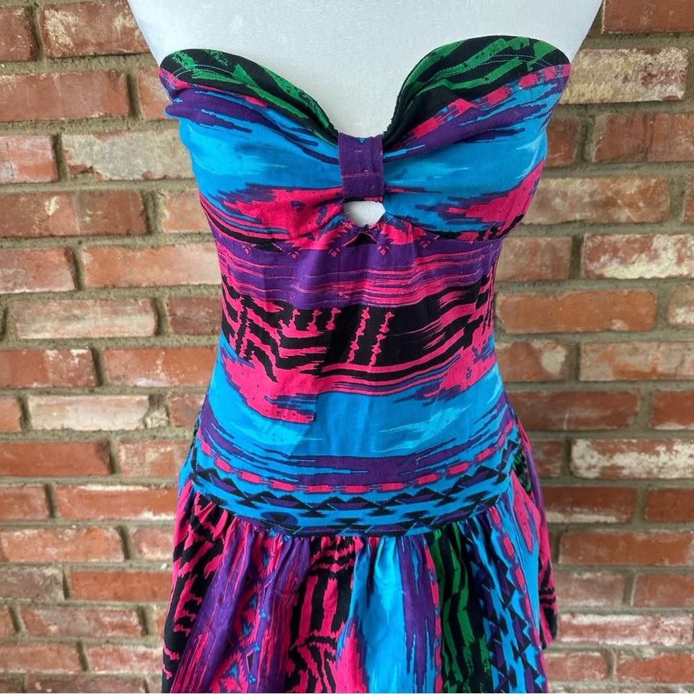 Vibrant Aztec Strapless REEF - Picture 2 of 8